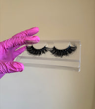 Load image into Gallery viewer, Crave Lash
